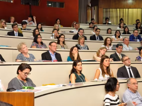 Plateia da conferência, no auditório do RDC. Fotógrafo Lucas Simões. Acervo Comunicar.