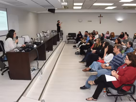 Palestra coma profa. Erica dos Santos Rodrigues. Fotógrafo Antônio Albuquerque.