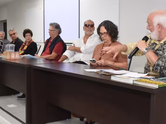 Mesa de participantes, no auditório Padre Anchieta. Fotógrafo Antônio Albuquerque.