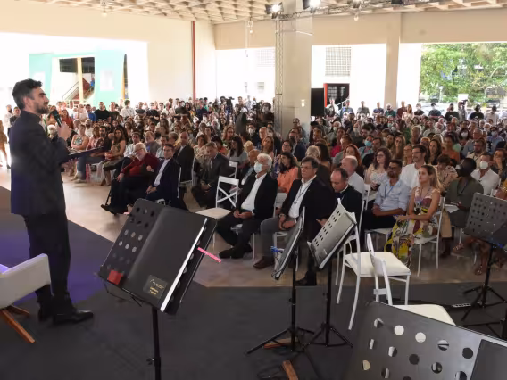 Evento realizado nos piotis do Edifício Padre Laércio Dias de Moura S.J.. Fotógrafo Antônio Albuquerque.