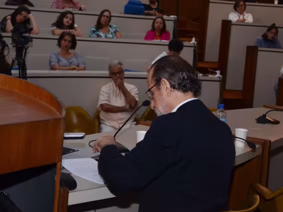 Palestra do cineasta Eduardo Escorel, no auditório do RDC. Fotógrafa Gabriela Azevedo. Acervo Comunicar.