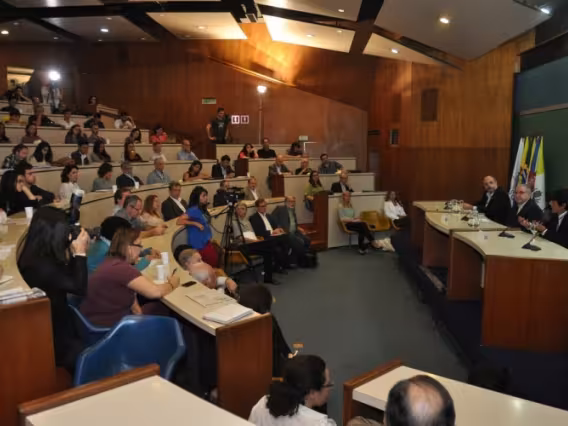Evento realizado no auditório do RDC. Fotógrafo Antônio Albuquerque. Acervo Núcleo de Memória.