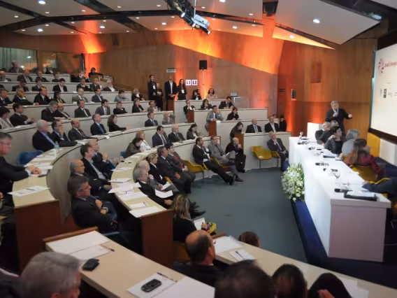 Palestrantes e plateia do evento no Auditório do RDC. Fotógrafo Antônio Albuquerque. Acervo do Núcleo de Memória.