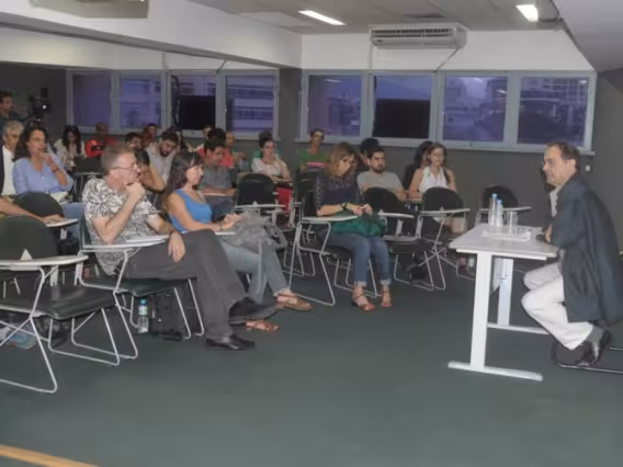 Abertura do curso na sala F300. Fotógrafo Antônio Albuquerque. Acervo Núcleo de Memória.