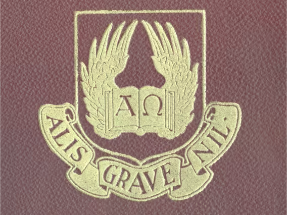 Primeiro brasão da Universidade Católica