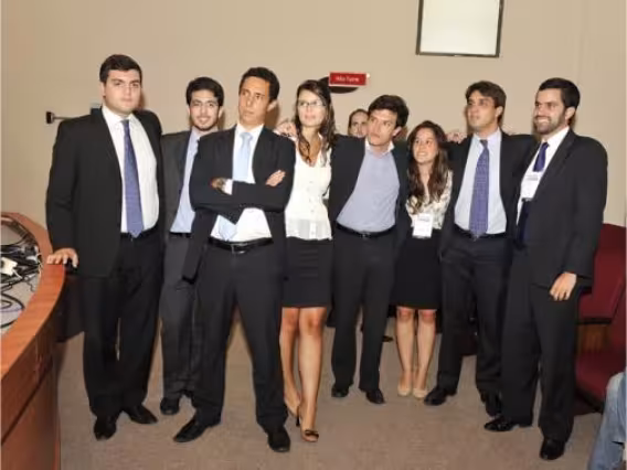 Equipe da PUC-Rio no IV Pré-Moot. Fonte: divulgação do evento.