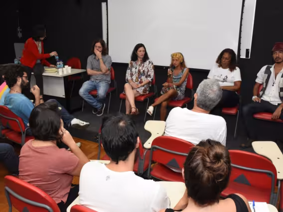 Participantes do debate realizado na sala K102. Fotógrafo Antônio Albuquerque.