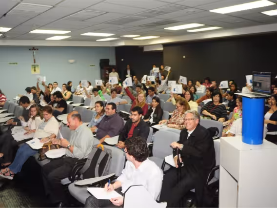 O públicou votou para escolher o melhor plano de negócio apresentado. Fotógrafo Weiler Filho. Acervo do Projeto Comunicar.