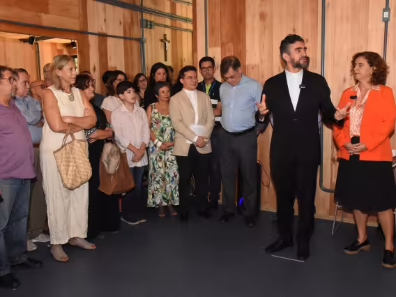 Presença do Reitor, pe. Anderson S.J.; do presidente da FPLF, pe. Robertos Dias S.J., e de vice-reitores e decanos. Fotógrafo Antônio Albuquerque. 