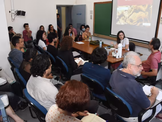 Palestra da da profa. Lorena Lopes (UFRJ), na Sala Walmer. Fotógrafo Antônio Albuquerque.