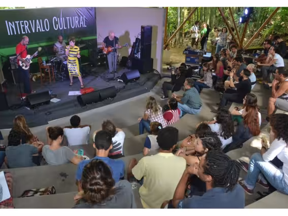 Show realizado no Anfiteatro Junito Brandão. Fotógrafo Antônio Albuquerque. Acervo Núcleo de Memória.