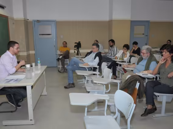 Palestra do Prof. Rodrigo Turin. Fotógrafo Antônio Albuquerque. Acervo do Núcleo de Memória.