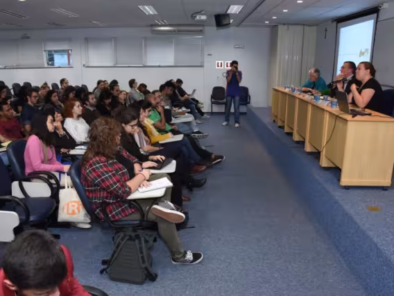 Palestrantes e plateia, no auditório B8. Fotógrafo Antônio Albuquerque.
