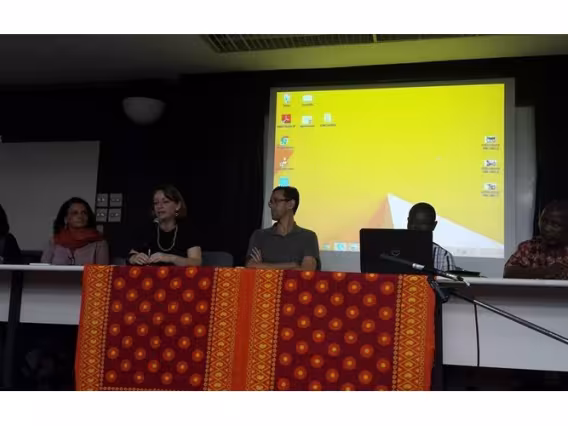 Palestrantes da Mesa-Redonda Experiências de Inclusão Social por meio do ensino de História e das mídias digitais (Brasil e Moçambique).  Fonte: facebook da Profa. Regiane Augusto de Mattos (HIS)