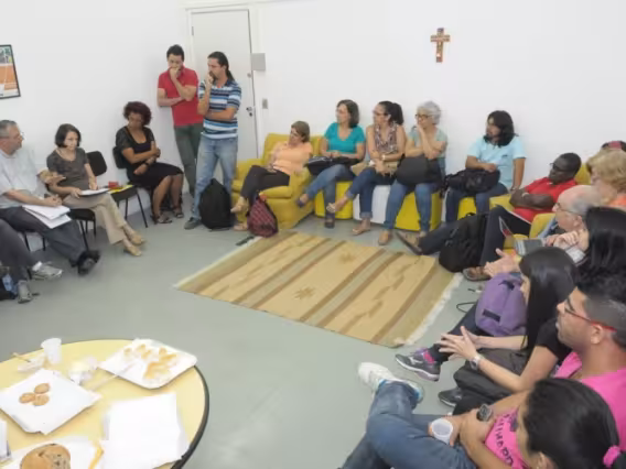 Encontro realizado na sala L501/8. Fotógrafo Antônio Albuquerque. Acervo Núcleo de Memória.