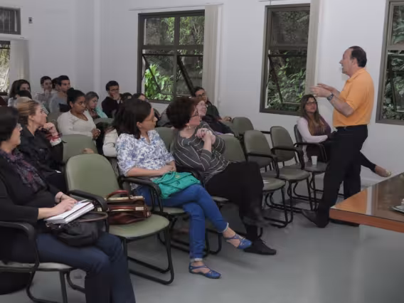 Palestra do Prof. Eduardo Santos. Fotógrafo Antônio Albuquerque. Acervo do Núcleo de Memória.