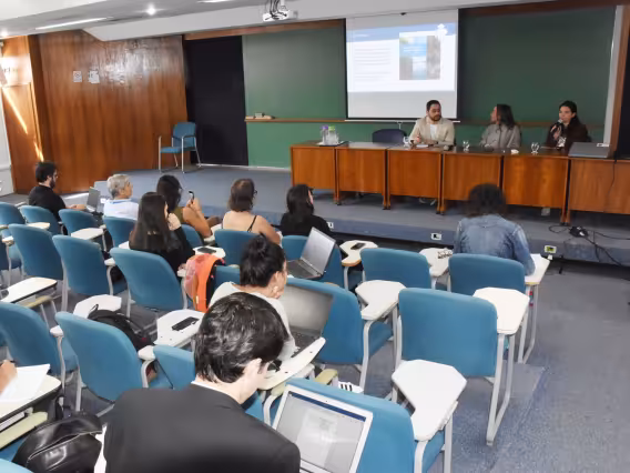 Palestra no auditório B6. Fotógrafo Antônio Albuquerque.