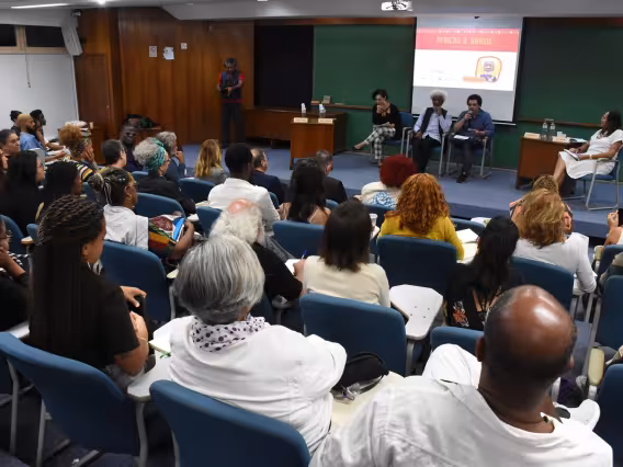 Palestra de  Wole Soyinka. Fotógrafo Antônio Albuquerque.