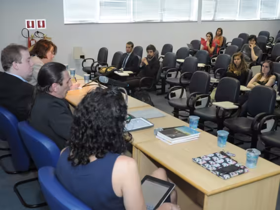 Também estiveram presentes os Professores Pedro Marcos Nunes Barbosa, Caitlin Sampaio e Daniela Vargas. Fotógrafo Antônio Albuquerque. Acervo do Núcleo de Memória.