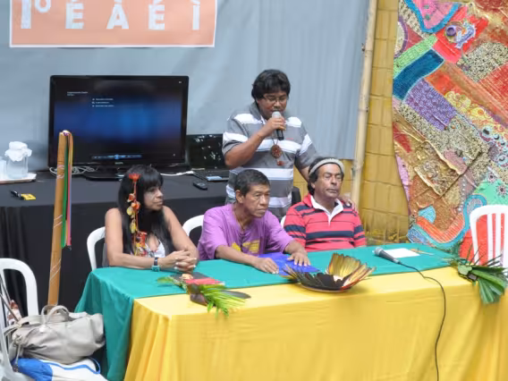 Uma das mesas de debates realizadas no Anfiteatro Junito Brandão. Fotógrafo Antônio Albuquerque. Acervo do Núcleo de Memória.