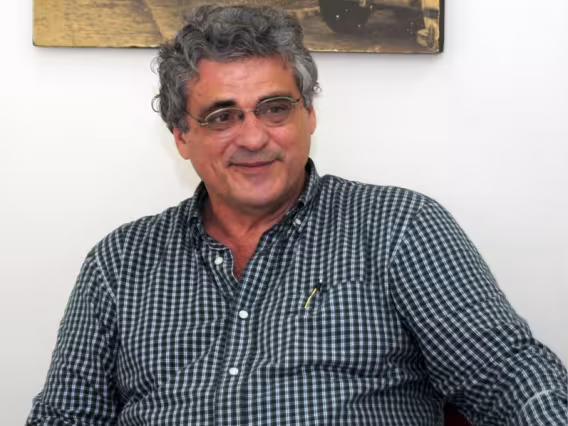 O Prof. José Roberto Boisson de Marca. Fotógrafa Thaís Mandarino. Acervo do Projeto Comunicar.