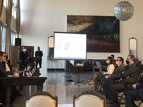 Cerimônia de assinatura do contrato. Fonte: site do TJRJ.