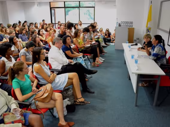 Mesa com a Profa. Maria Alice Rezende de Carvalho (CIS) e Sandra Benites (Museu Nacional). Fotógrafo Antônio Albuquerque. Acervo Núcleo de Memória.