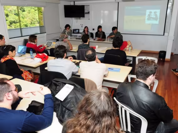 Mesa de abertura do Seminário Conexões Atlânticas. Fotógrafo Antônio Albuquerque. Acervo Núcleo de Memória.