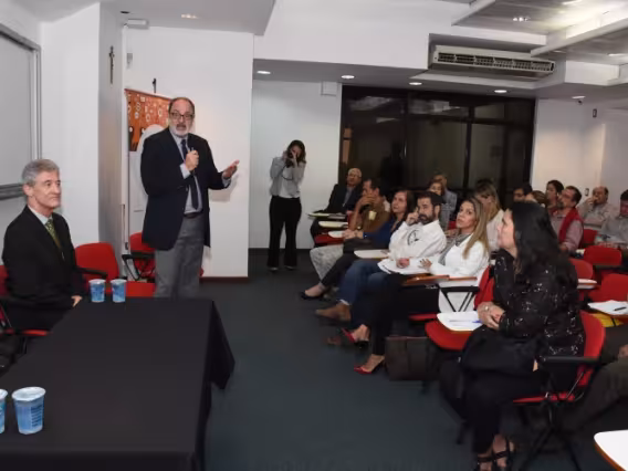 Abertura do Seminário, com o Prof. Jorge Calmon de Almeida Biolchini (MED) e o Decano do CCBS, Prof. Hilton Koch. Evento realizado no auditório do IAG. Fotógrafo Antônio Albuquerque.