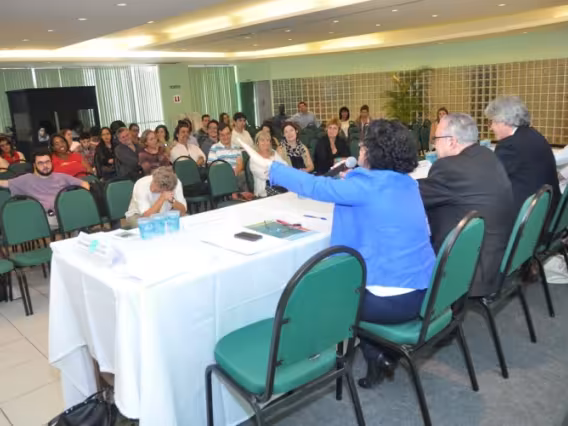 Abertura do evento, realizado no Salão da Pastoral. Fotógrafo Antônio Albuquerque. Acervo Núcleo de Memória.
