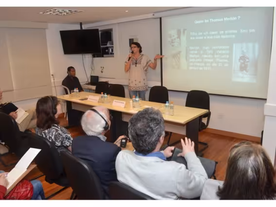 Palestra de Francilaide Ronsi: Ação e Contemplação no Itinerário de Vida de Thomas Merton. Fotógrafo Antônio Albuquerque. Acervo Núcleo de Memória.