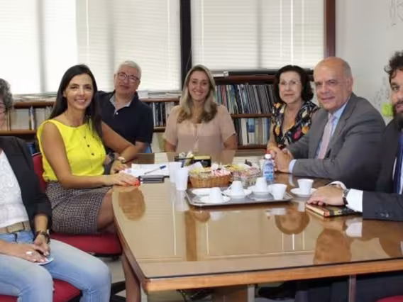 Equipes do INPI e da AGI durante o encontro. Fonte: INPI