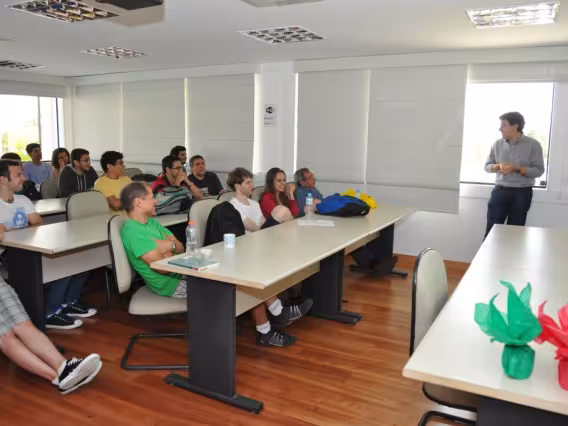 Uma das palestras do ciclo. Fotógrafo Antônio Albuquerque. Acervo do Núcleo de Memória.