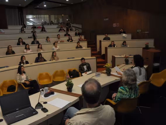 Palestrantes e participantes da Jornada no Auditório do RDC. Fotógrafo Antônio Albuquerque. Acervo do Núcleo de Memória.