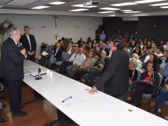 Abertura do evento, com a presença do Reitor Pe. Josafá S.J e do Vice-Reitor Pe. Álvaro Pimentel S.J.. Fotógrafo Antônio Albuquerque.