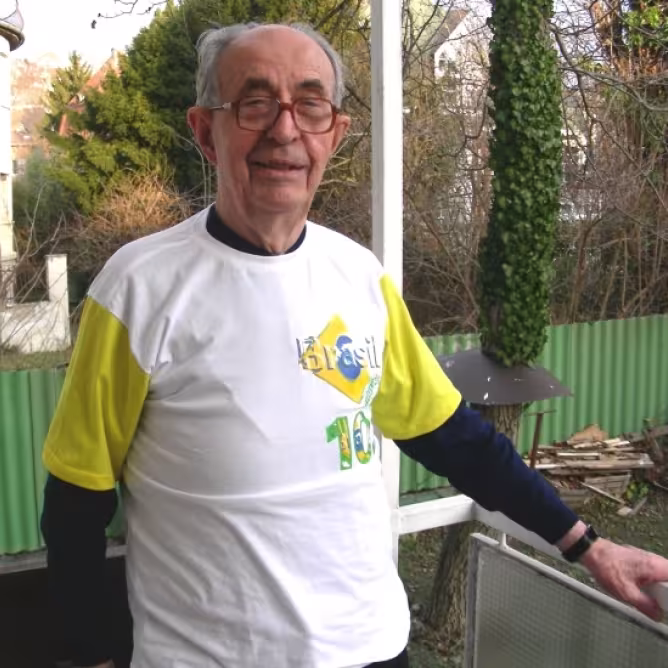 Em janeiro de 2007, Padre Benkö foi entrevistado em sua residência em Budapeste pela pesquisadora Sílvia Ilg, do Núcleo de Memória da PUC-Rio.