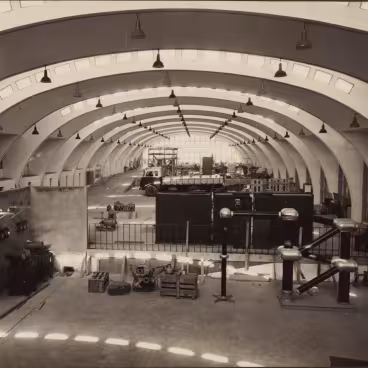 Vista panorâmica do Instituto Tecnológico da PUC-Rio (ITUC), ainda sem as divisões.1963c. Fotógrafo desconhecido. Acervo Núcleo de Memória da PUC-Rio.