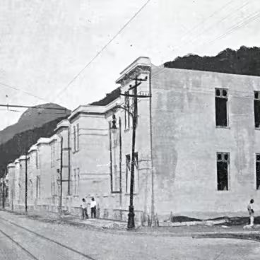 A construção de casas para operários na Vila Proletária Orsina da Fonseca. Revista Fon Fon, 15 de fevereiro de 1913.