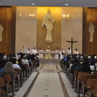 O Cardeal Arcebispo do Rio de Janeiro Dom Orani João Tempesta celebra missa na Igreja do Sagrado Coração de Jesus. 22/07/2011. Fotógrafo: Antônio Albuquerque. Acervo Núcleo de Memória da PUC-Rio.