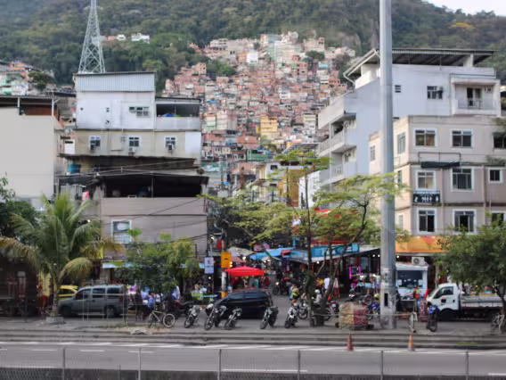 Vista da Rocinha, a partir da Auto-Estrada Lagoa-Barra.
